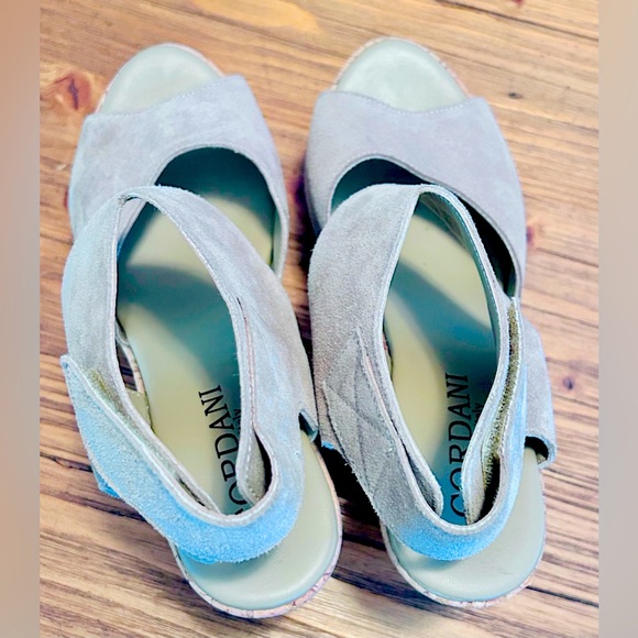 NWOB 💥Cordani Rhonda Italian Tan Suede Cork Bottom Peep-Toe Platform Sandals 38 - Picture 5 of 11